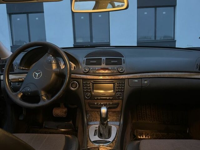 Сірий Мерседес Е-Клас, об'ємом двигуна 2.7 л та пробігом 327 тис. км за 4150 $, фото 16 на Automoto.ua