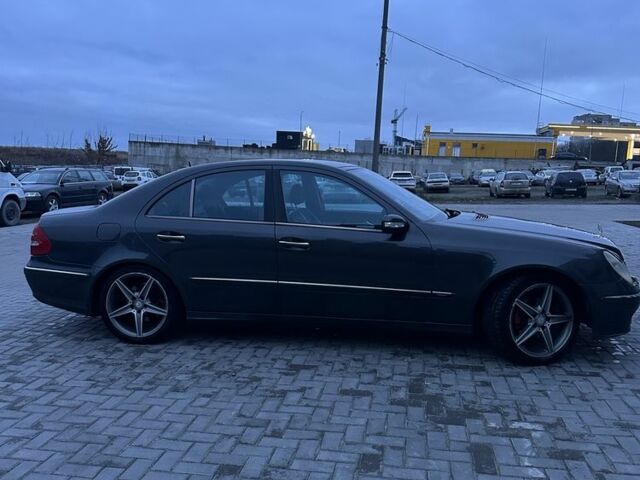 Сірий Мерседес Е-Клас, об'ємом двигуна 2.7 л та пробігом 327 тис. км за 4150 $, фото 4 на Automoto.ua