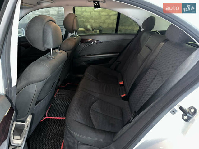 Сірий Мерседес Е-Клас, об'ємом двигуна 1.8 л та пробігом 373 тис. км за 2700 $, фото 23 на Automoto.ua