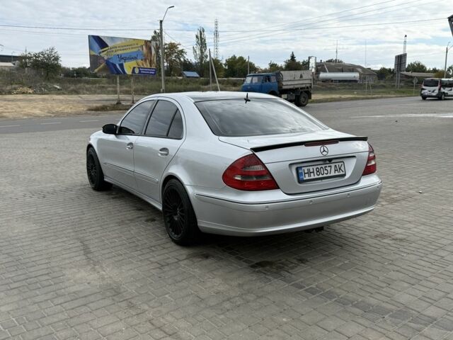 Сірий Мерседес Е-Клас, об'ємом двигуна 3 л та пробігом 300 тис. км за 9500 $, фото 2 на Automoto.ua