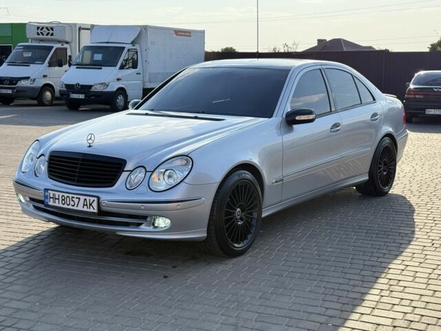 Сірий Мерседес Е-Клас, об'ємом двигуна 3 л та пробігом 300 тис. км за 9500 $, фото 4 на Automoto.ua