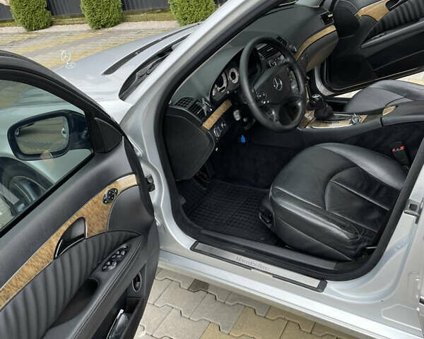 Серый Мерседес Е-Класс, объемом двигателя 3 л и пробегом 405 тыс. км за 8700 $, фото 8 на Automoto.ua