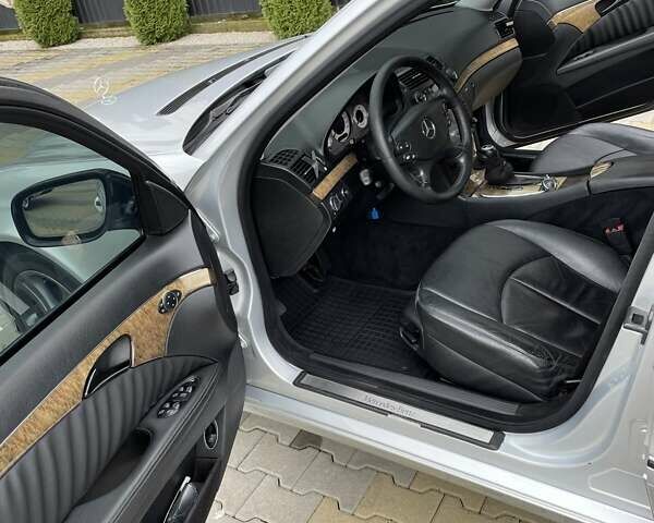 Сірий Мерседес Е-Клас, об'ємом двигуна 3 л та пробігом 394 тис. км за 9500 $, фото 7 на Automoto.ua