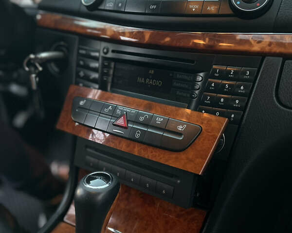 Серый Мерседес Е-Класс, объемом двигателя 2.2 л и пробегом 330 тыс. км за 8300 $, фото 15 на Automoto.ua