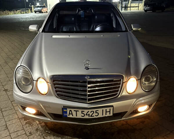 Серый Мерседес Е-Класс, объемом двигателя 2.2 л и пробегом 460 тыс. км за 7799 $, фото 1 на Automoto.ua