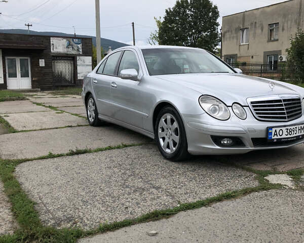 Сірий Мерседес Е-Клас, об'ємом двигуна 2.99 л та пробігом 524 тис. км за 7400 $, фото 1 на Automoto.ua