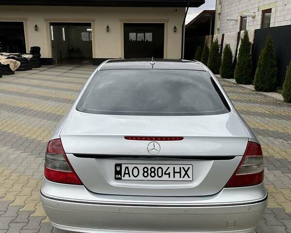 Сірий Мерседес Е-Клас, об'ємом двигуна 3 л та пробігом 394 тис. км за 9500 $, фото 5 на Automoto.ua