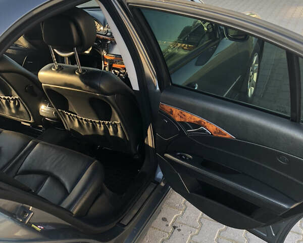 Сірий Мерседес Е-Клас, об'ємом двигуна 3.5 л та пробігом 270 тис. км за 6700 $, фото 12 на Automoto.ua