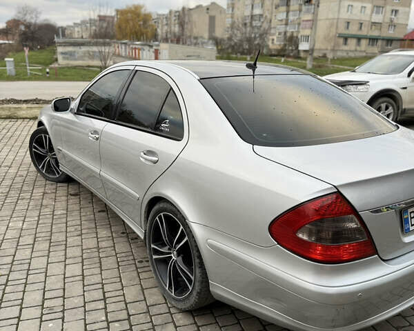 Сірий Мерседес Е-Клас, об'ємом двигуна 2.15 л та пробігом 325 тис. км за 7500 $, фото 5 на Automoto.ua