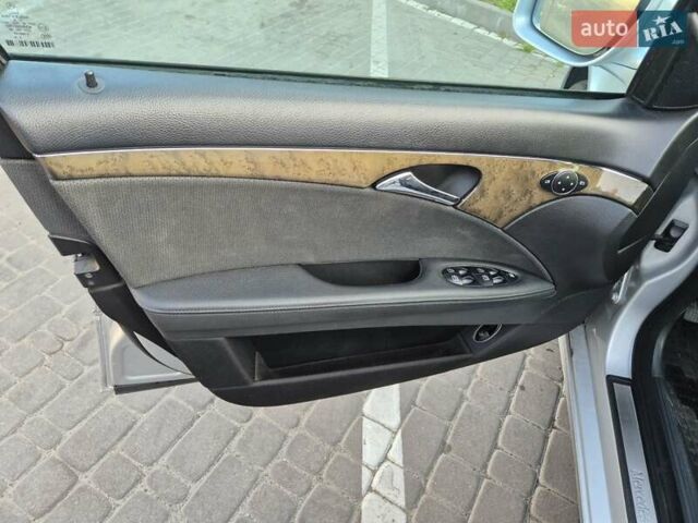 Серый Мерседес Е-Класс, объемом двигателя 1.8 л и пробегом 219 тыс. км за 10500 $, фото 20 на Automoto.ua