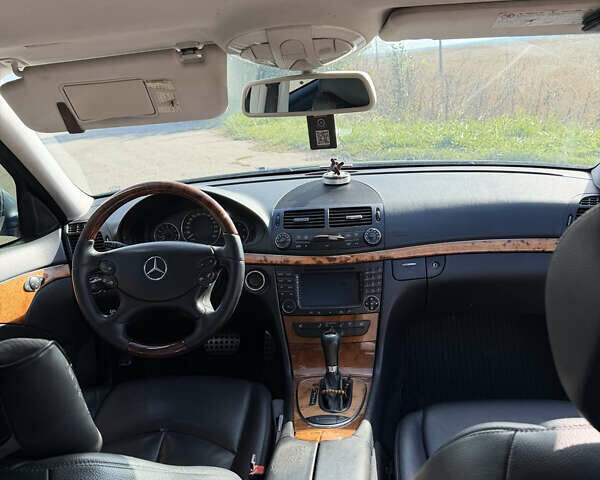 Мерседес Е-Клас 2007 у Вінниці на Automoto.ua Сірий Мерседес Е-Клас, об'ємом двигуна 2.2 л та пробігом 320 тис. км за 7450 $, фото 2 на Automoto.ua