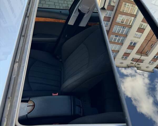 Серый Мерседес Е-Класс, объемом двигателя 1.8 л и пробегом 266 тыс. км за 8800 $, фото 8 на Automoto.ua