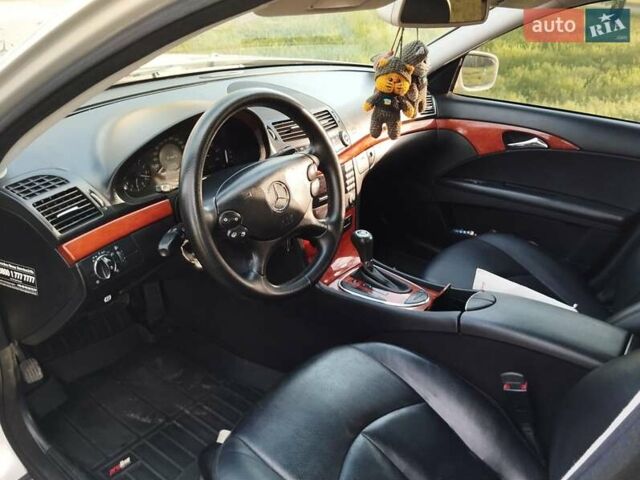 Серый Мерседес Е-Класс, объемом двигателя 2.2 л и пробегом 370 тыс. км за 8700 $, фото 4 на Automoto.ua