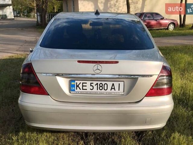 Серый Мерседес Е-Класс, объемом двигателя 2.2 л и пробегом 370 тыс. км за 8700 $, фото 3 на Automoto.ua