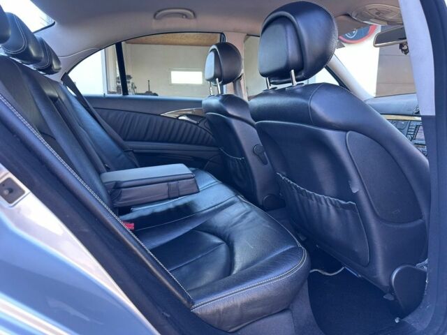 Мерседес Е-Клас 2007 у Глубокой на Automoto.ua Сірий Мерседес Е-Клас, об'ємом двигуна 3 л та пробігом 301 тис. км за 5255 $, фото 12 на Automoto.ua