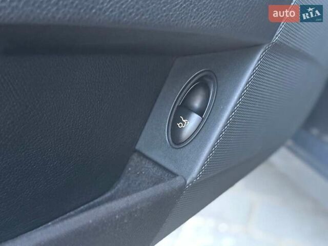 Сірий Мерседес Е-Клас, об'ємом двигуна 3 л та пробігом 366 тис. км за 10700 $, фото 13 на Automoto.ua