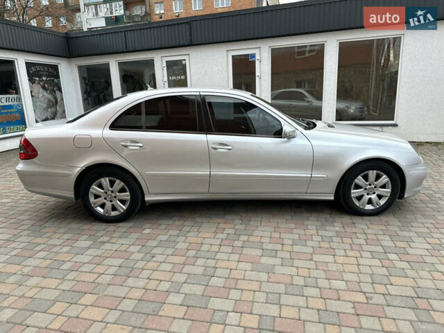 Сірий Мерседес Е-Клас, об'ємом двигуна 2.2 л та пробігом 319 тис. км за 7200 $, фото 13 на Automoto.ua