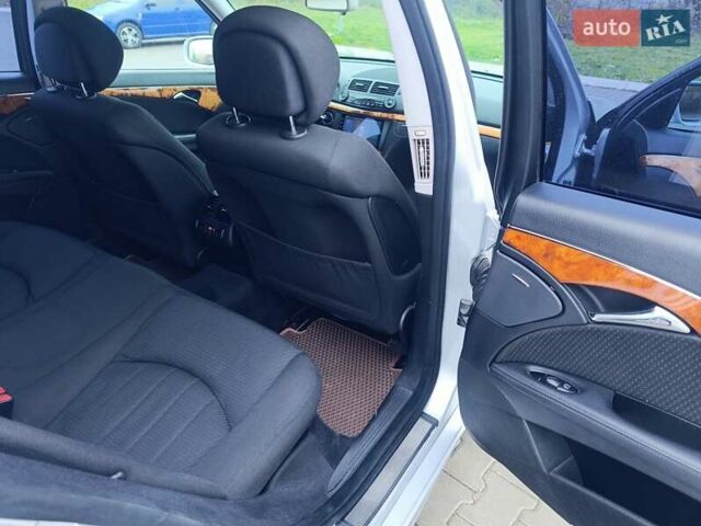 Серый Мерседес Е-Класс, объемом двигателя 2.99 л и пробегом 399 тыс. км за 9500 $, фото 47 на Automoto.ua