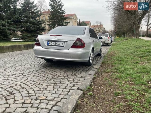 Серый Мерседес Е-Класс, объемом двигателя 2.15 л и пробегом 340 тыс. км за 8000 $, фото 3 на Automoto.ua