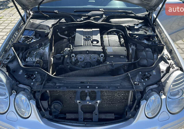 Сірий Мерседес Е-Клас, об'ємом двигуна 1.8 л та пробігом 151 тис. км за 9600 $, фото 17 на Automoto.ua