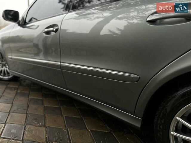 Серый Мерседес Е-Класс, объемом двигателя 3 л и пробегом 370 тыс. км за 8950 $, фото 17 на Automoto.ua