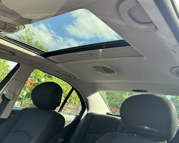 Серый Мерседес Е-Класс, объемом двигателя 1.8 л и пробегом 266 тыс. км за 8800 $, фото 6 на Automoto.ua