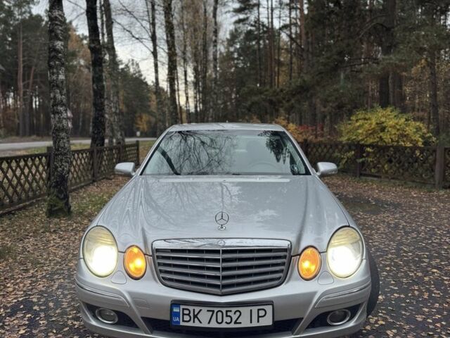 Серый Мерседес Е-Класс, объемом двигателя 2.1 л и пробегом 441 тыс. км за 4300 $, фото 1 на Automoto.ua