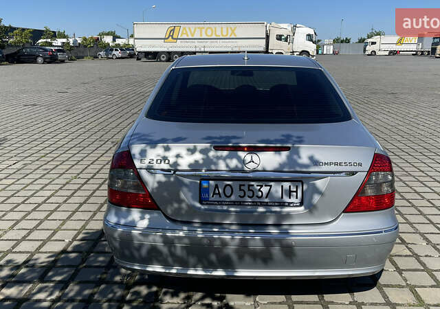 Сірий Мерседес Е-Клас, об'ємом двигуна 1.8 л та пробігом 151 тис. км за 9600 $, фото 5 на Automoto.ua