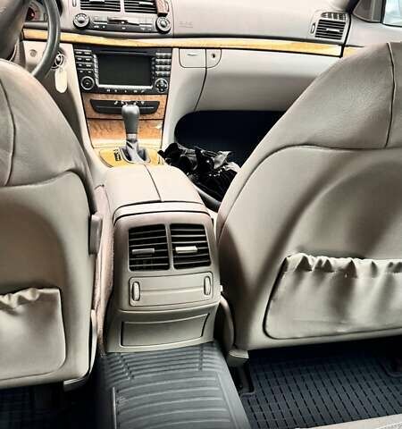 Сірий Мерседес Е-Клас, об'ємом двигуна 3 л та пробігом 244 тис. км за 8500 $, фото 16 на Automoto.ua