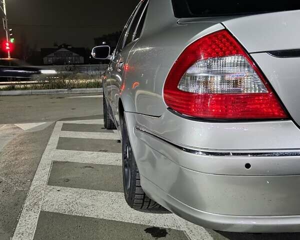 Серый Мерседес Е-Класс, объемом двигателя 3 л и пробегом 281 тыс. км за 9800 $, фото 4 на Automoto.ua