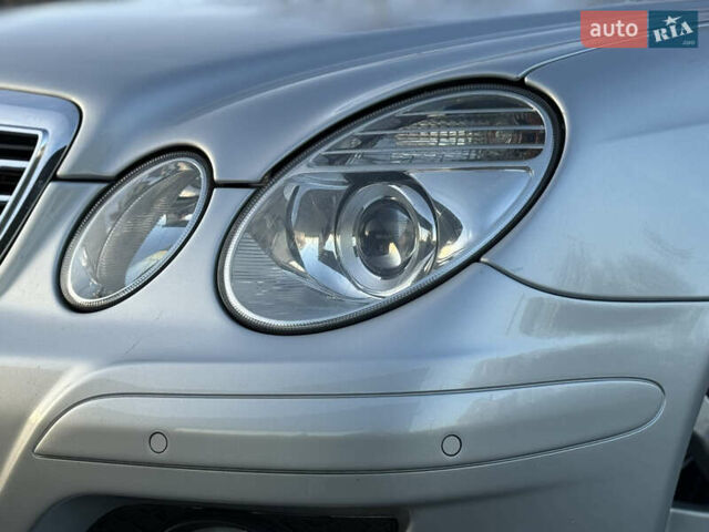 Сірий Мерседес Е-Клас, об'ємом двигуна 2.2 л та пробігом 295 тис. км за 9999 $, фото 8 на Automoto.ua
