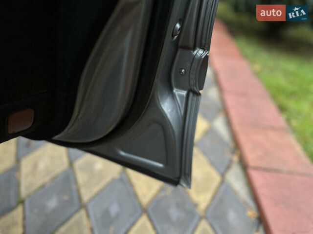 Серый Мерседес Е-Класс, объемом двигателя 3 л и пробегом 370 тыс. км за 8950 $, фото 36 на Automoto.ua