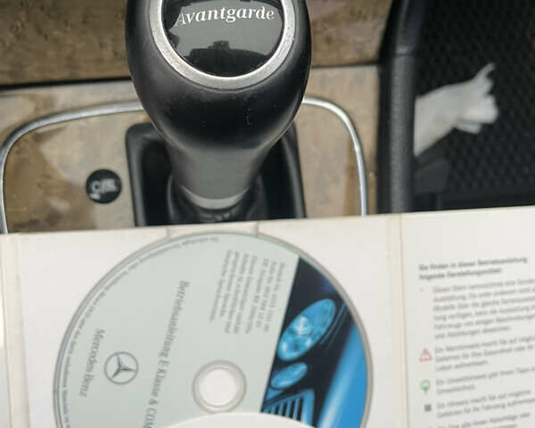 Сірий Мерседес Е-Клас, об'ємом двигуна 2.99 л та пробігом 373 тис. км за 8900 $, фото 24 на Automoto.ua