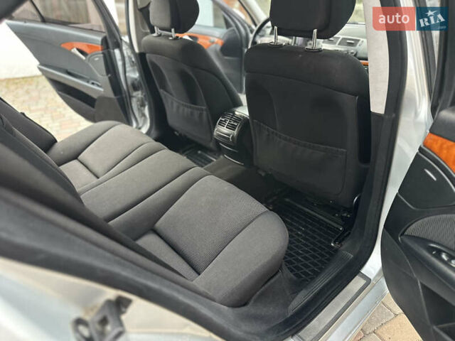 Сірий Мерседес Е-Клас, об'ємом двигуна 2.2 л та пробігом 319 тис. км за 7200 $, фото 6 на Automoto.ua