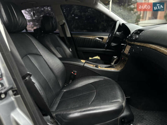 Серый Мерседес Е-Класс, объемом двигателя 3 л и пробегом 370 тыс. км за 8950 $, фото 35 на Automoto.ua