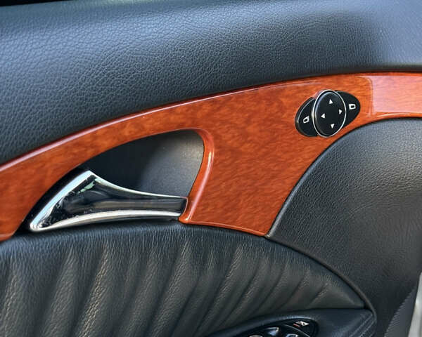 Сірий Мерседес Е-Клас, об'ємом двигуна 2.2 л та пробігом 295 тис. км за 9999 $, фото 19 на Automoto.ua