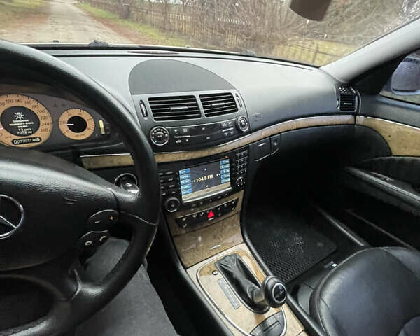 Сірий Мерседес Е-Клас, об'ємом двигуна 2.99 л та пробігом 373 тис. км за 8900 $, фото 20 на Automoto.ua