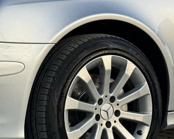 Сірий Мерседес Е-Клас, об'ємом двигуна 2.2 л та пробігом 295 тис. км за 9999 $, фото 50 на Automoto.ua