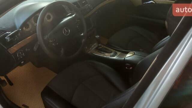 Мерседес Е-Класс 2007 в Одессе на Automoto.ua Серый Мерседес Е-Класс, объемом двигателя 2.15 л и пробегом 290 тыс. км за 8500 $, фото 22 на Automoto.ua