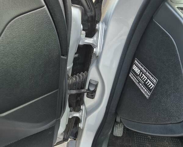 Серый Мерседес Е-Класс, объемом двигателя 1.8 л и пробегом 219 тыс. км за 10500 $, фото 21 на Automoto.ua