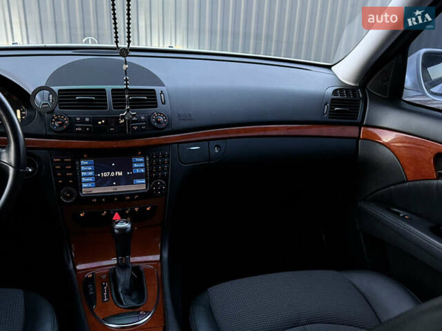 Сірий Мерседес Е-Клас, об'ємом двигуна 2.2 л та пробігом 295 тис. км за 9999 $, фото 47 на Automoto.ua