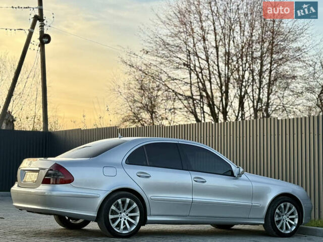 Сірий Мерседес Е-Клас, об'ємом двигуна 2.2 л та пробігом 295 тис. км за 9999 $, фото 119 на Automoto.ua