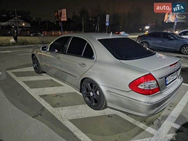 Серый Мерседес Е-Класс, объемом двигателя 3 л и пробегом 281 тыс. км за 9800 $, фото 2 на Automoto.ua