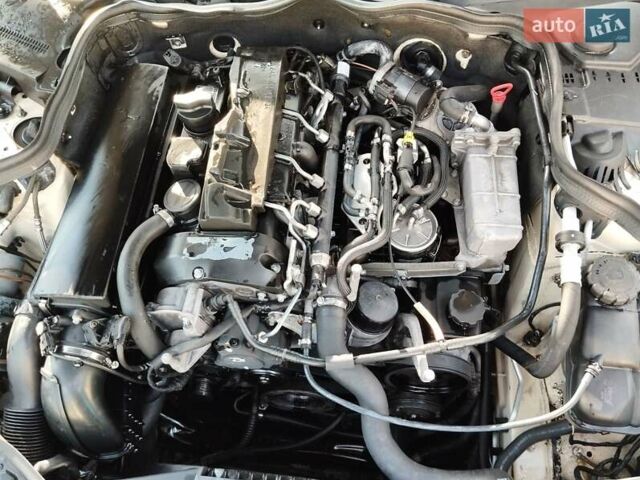 Серый Мерседес Е-Класс, объемом двигателя 2.2 л и пробегом 370 тыс. км за 8700 $, фото 7 на Automoto.ua