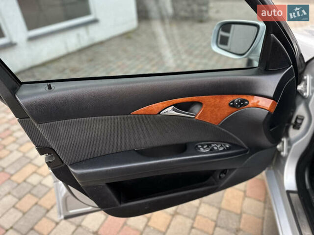 Сірий Мерседес Е-Клас, об'ємом двигуна 2.2 л та пробігом 319 тис. км за 7200 $, фото 8 на Automoto.ua