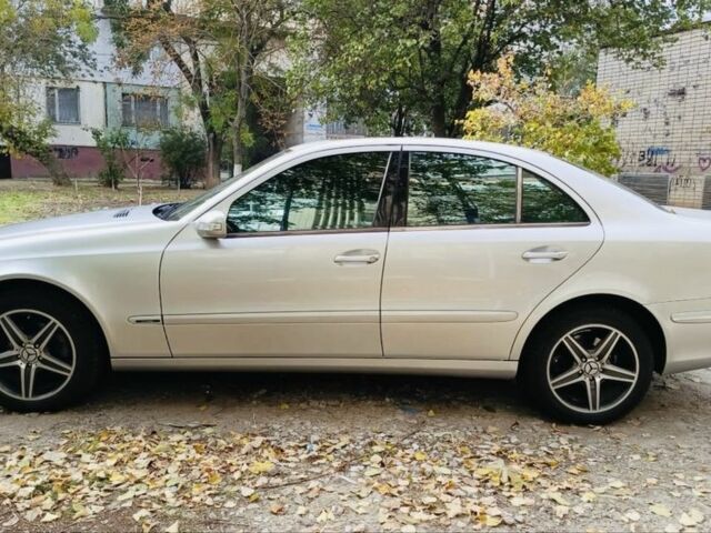 Сірий Мерседес Е-Клас, об'ємом двигуна 1.8 л та пробігом 254 тис. км за 4500 $, фото 3 на Automoto.ua