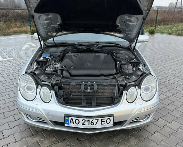 Сірий Мерседес Е-Клас, об'ємом двигуна 2.1 л та пробігом 278 тис. км за 10800 $, фото 6 на Automoto.ua