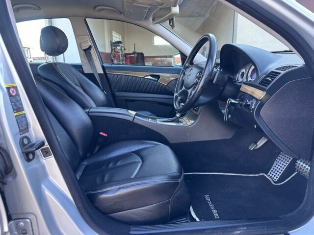 Мерседес Е-Клас 2007 у Глубокой на Automoto.ua Сірий Мерседес Е-Клас, об'ємом двигуна 3 л та пробігом 301 тис. км за 5255 $, фото 7 на Automoto.ua