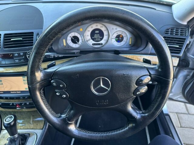 Мерседес Е-Клас 2007 у Глубокой на Automoto.ua Сірий Мерседес Е-Клас, об'ємом двигуна 3 л та пробігом 301 тис. км за 5255 $, фото 11 на Automoto.ua