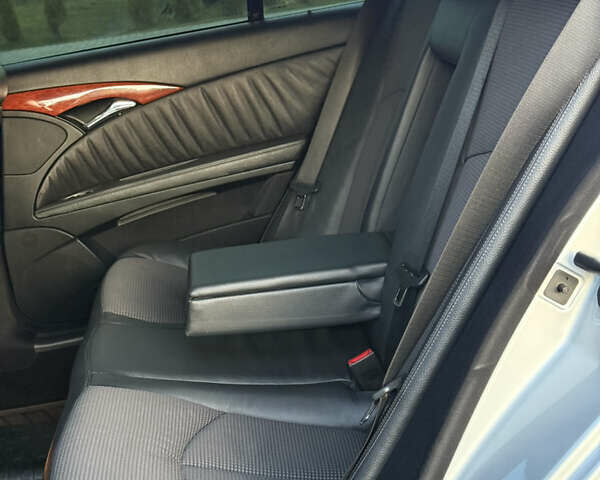 Сірий Мерседес Е-Клас, об'ємом двигуна 2.2 л та пробігом 295 тис. км за 9999 $, фото 38 на Automoto.ua